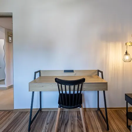 At Bandurskiego Nowoczesny Darmowy Parking Blisko Centrum アパート *